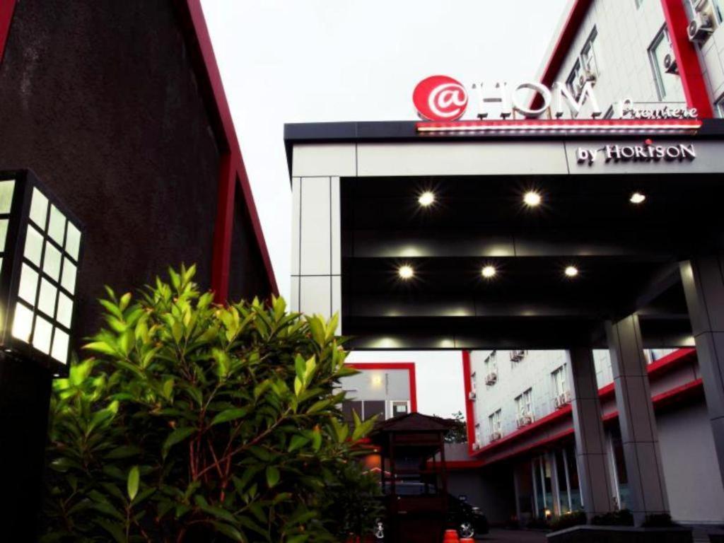 แอดโฮม พรีเมียร์ ซิลาแคพ โฮเต็ล Hotel ชีลาชัป ภายนอก รูปภาพ