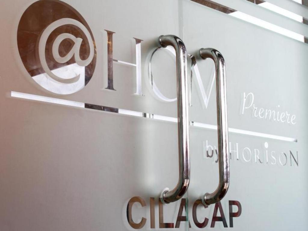 แอดโฮม พรีเมียร์ ซิลาแคพ โฮเต็ล Hotel ชีลาชัป ภายนอก รูปภาพ