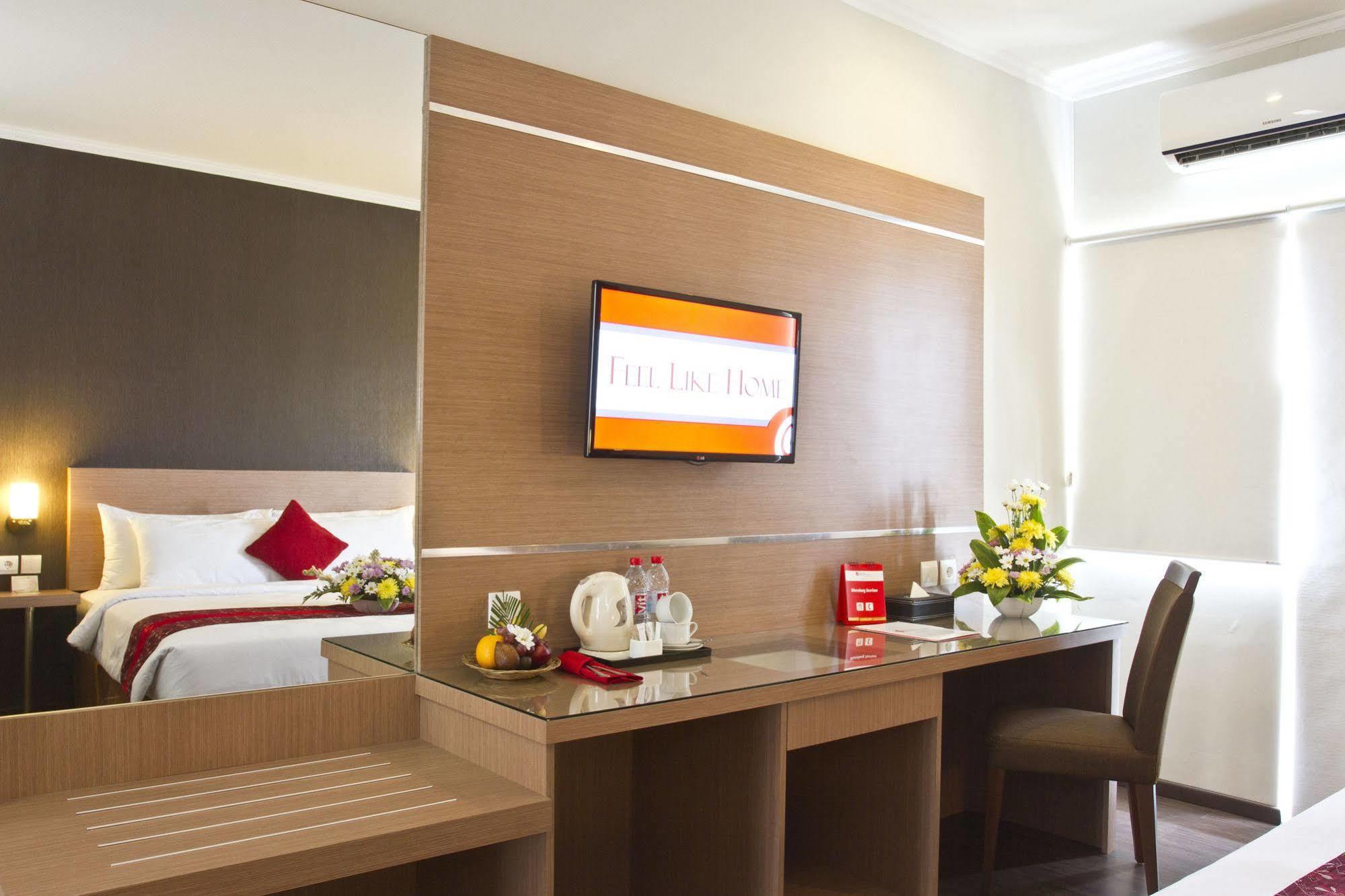 แอดโฮม พรีเมียร์ ซิลาแคพ โฮเต็ล Hotel ชีลาชัป ภายนอก รูปภาพ