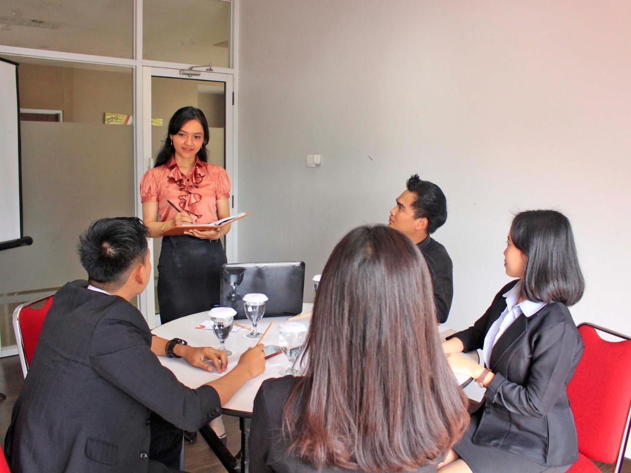แอดโฮม พรีเมียร์ ซิลาแคพ โฮเต็ล Hotel ชีลาชัป ภายนอก รูปภาพ